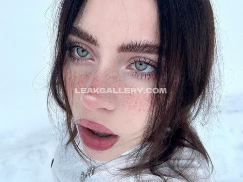 Howeversnowy Snowy Outdoor Face Closeup OnlyFans Photo Leaked