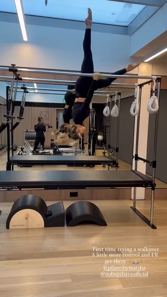 Iamashleyroberts Black Leggings Pilates Pose OnlyFans Video Leaked