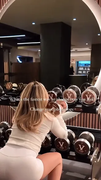 Iamashleyroberts White Sports Bra Flex OnlyFans Video Leaked