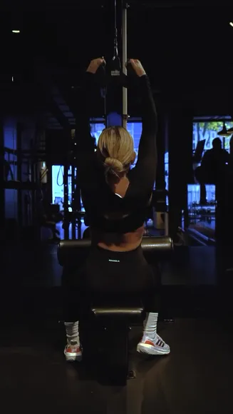 Iamashleyroberts Black Sports Bra Flex OnlyFans Video Leaked
