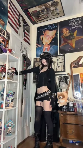 Iamb33s Studded Shorts Tease OnlyFans Video Leaked