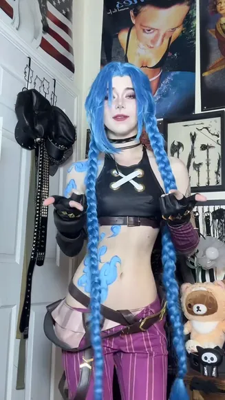 Iamb33s Blue Braids Belly Tease OnlyFans Video Leaked