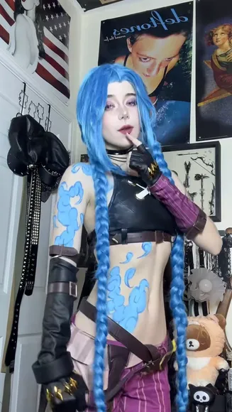 Iamb33s Blue Hair Cosplay Tease OnlyFans Video Leaked