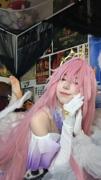 Iamb33s Pink Hair Cosplay Tease OnlyFans Video Leaked