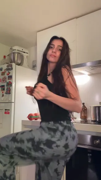 Iaaras2 Tight Pants Ass Shake OnlyFans Video Leaked