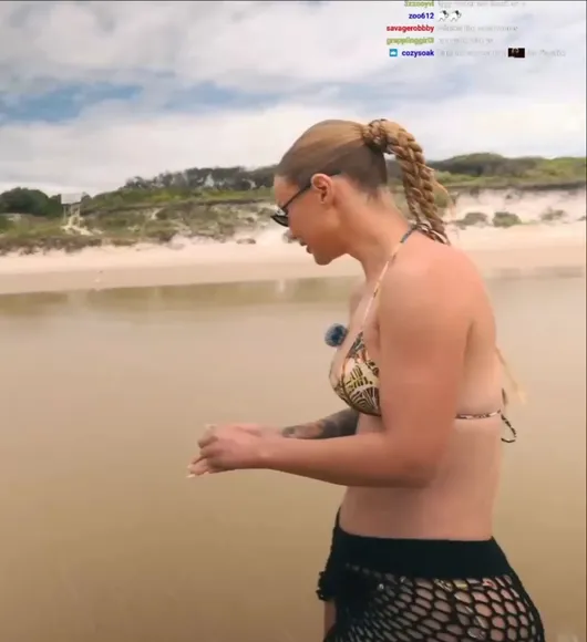 Iggyazalea Bikini Top Fishnet Skirt OnlyFans Video Leaked