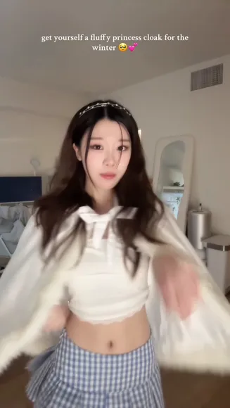Igumdrop Fluffy Princess Cloak Tease OnlyFans Video Leaked