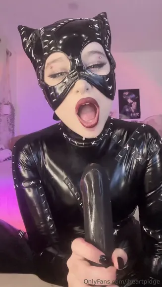 Iheartpidge Latex Cat Mask Tease OnlyFans Video Leaked