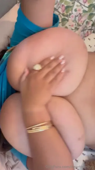 Ihearttrenityy Naked Ass Spread OnlyFans Video Leaked