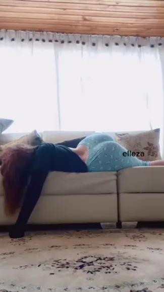 Imsarah.s Legs Spread On Couch OnlyFans Video Leaked