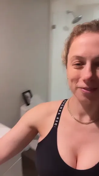 Ilizas Black Sports Bra Tease OnlyFans Video Leaked