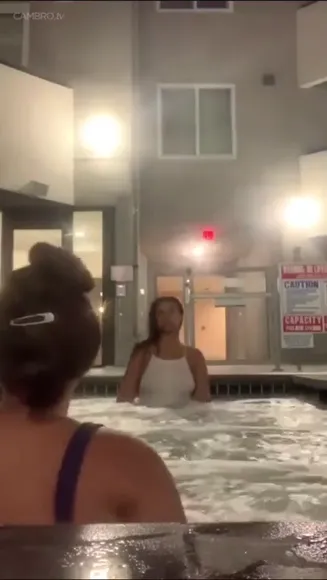 Iluvchanell_ Topless Hot Tub Tease OnlyFans Video Leaked