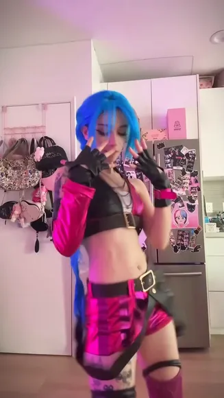 iluvmeww video thumbnail