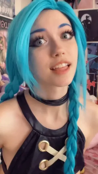 Iluvmeww Black Crop Top Tease OnlyFans Video Leaked