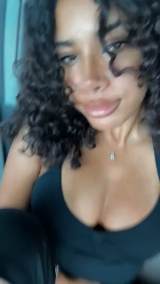 Imc4ro Deep V Neck Tease OnlyFans Video Leaked