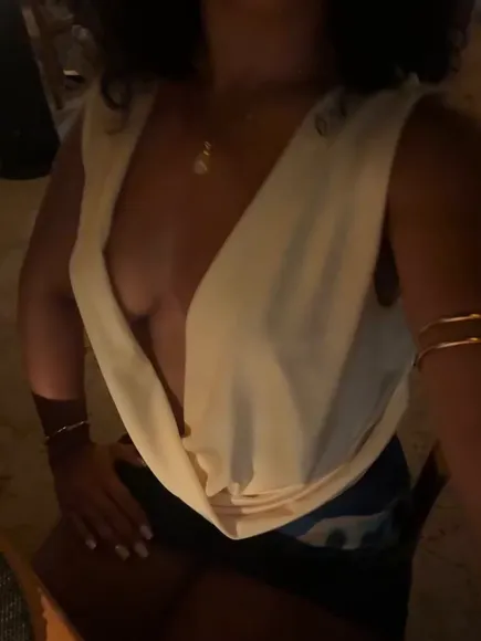 Imc4ro Deep V-Neck Tit Display OnlyFans Video Leaked