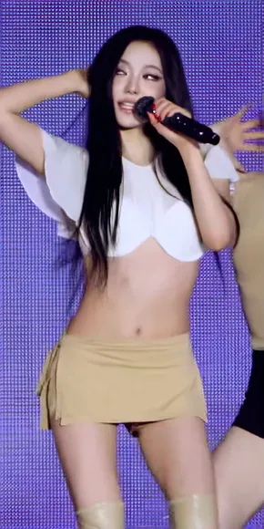 Imnotningning Midriff Baring Stage Outfit OnlyFans Video Leaked