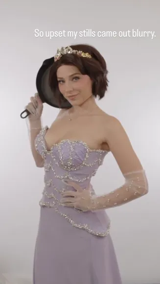 Imthe_annag Lavender Gown With Gloves OnlyFans Video Leaked