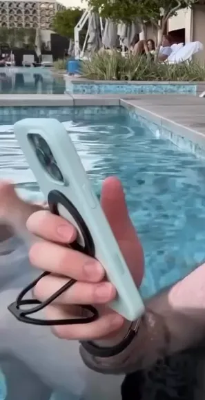 Imthe_annag Poolside Phone Selfie OnlyFans Video Leaked