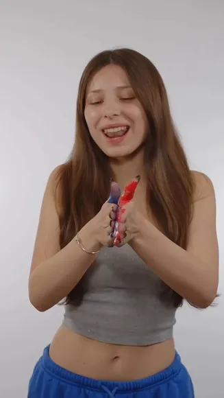 Imthe_annag Blue Paint Hand Display OnlyFans Video Leaked