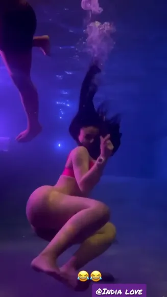India Love Red Bikini Underwater Pose OnlyFans Video Leaked