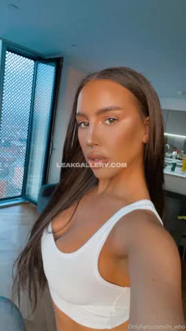 Iri_who White Sports Bra Tease OnlyFans Photo Leaked