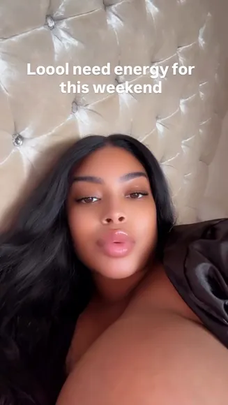 Irisqueen59 Topless Bed Tease OnlyFans Video Leaked