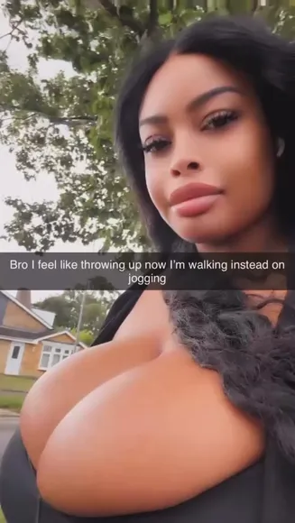 Irisqueen59 Jiggling Boobs While Walking OnlyFans Video Leaked