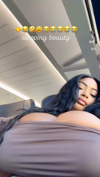 Irisqueen59 Low-Cut Top Tease OnlyFans Video Leaked