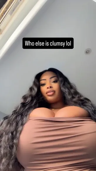 Irisqueen59 Low-Cut Top Tease OnlyFans Video Leaked