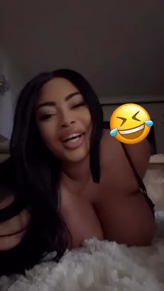 Irisqueen59 Topless Bed Tease OnlyFans Video Leaked