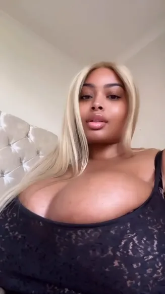 Irisqueen59 Lace Top Boobs Display OnlyFans Video Leaked