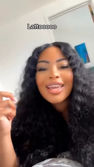 Irisqueen59 Lipstick Kiss Tease OnlyFans Video Leaked