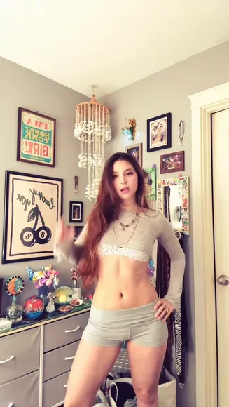 Isabelleleblanc888 Midriff Baring Crop Top OnlyFans Video Leaked