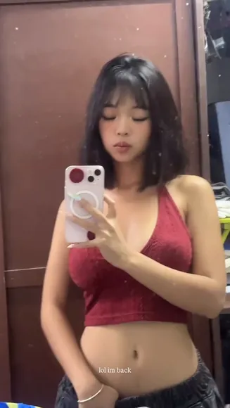 Stiwaberi Red Halter Top Tease OnlyFans Video Leaked