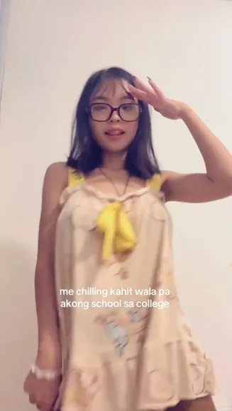 Stiwaberi Yellow Strap Top Tease OnlyFans Video Leaked