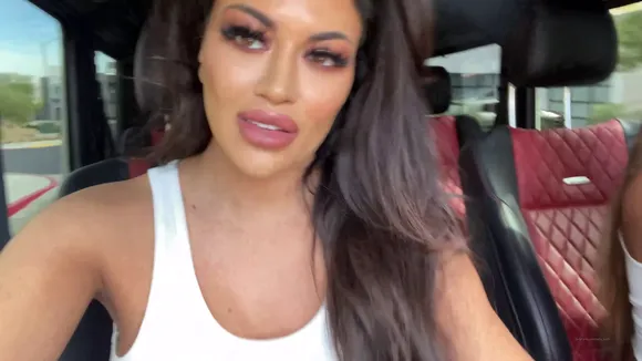 Italia_kash Holding Dildo In Car OnlyFans Video Leaked