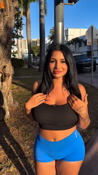 Its Black Crop Top Tease OnlyFans Video Leaked