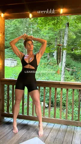 Itsabbeywilsonn Black Bodysuit Pose OnlyFans Photo Leaked