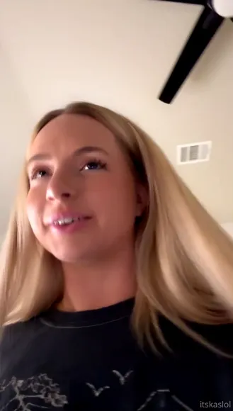 Itskasloll Thong Tease In Oversized Tee OnlyFans Video Leaked