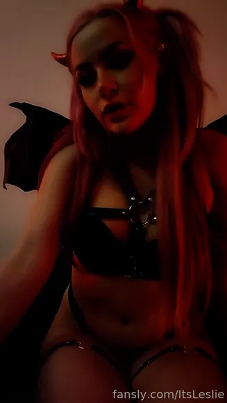 Itslesliehey Devil Horns Bikini Tease OnlyFans Video Leaked
