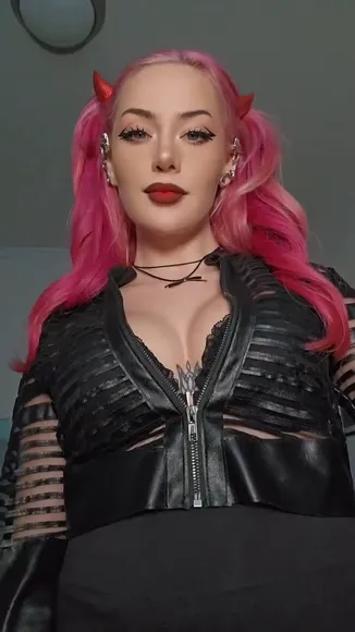 Itslesliehey Devil Horns Leather Tease OnlyFans Video Leaked