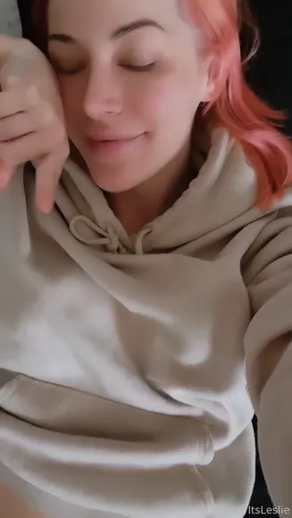 Itslesliehey Bare Midriff Tease OnlyFans Video Leaked