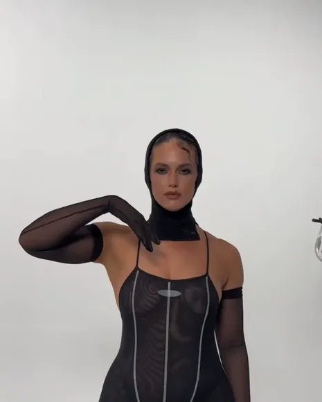 Itsreallyriss Sheer Bodysuit Tease OnlyFans Video Leaked