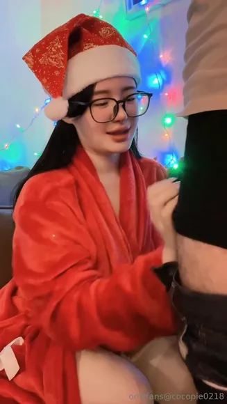 Itsririh Santa Hat Blowjob Tease OnlyFans Video Leaked