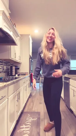 Itsthatpinkypie Kitchen Dance Tease OnlyFans Video Leaked