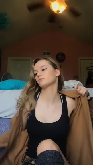 Izassassin Black Tank Top Tease OnlyFans Video Leaked