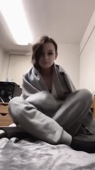 Izassassin Black Top Under Robe OnlyFans Video Leaked