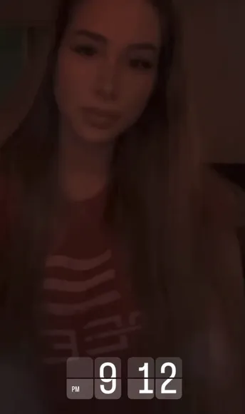 Izzy_g Red Tee Close Up OnlyFans Video Leaked