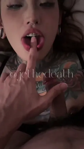 J.e__thedeath Tattooed Blowjob Tease OnlyFans Video Leaked